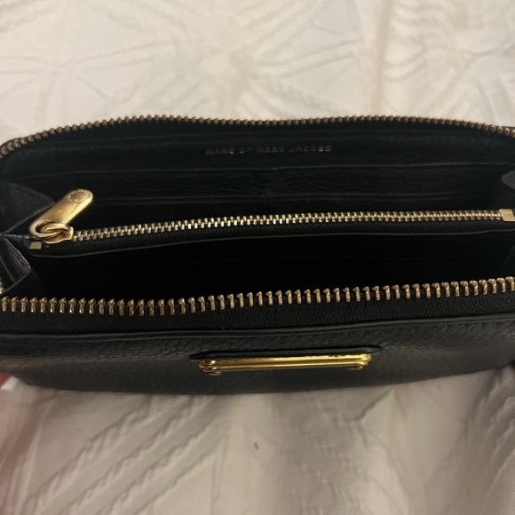Marc Jacobs Wallet - Picture 2 of 3